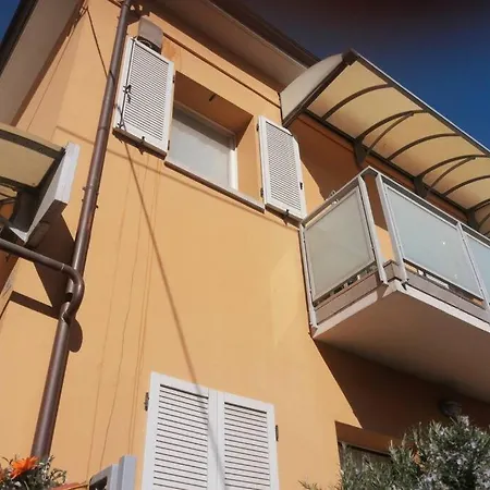 아파트 La Casa Di Giulia, Spazioso Loft Su Due Livelli A 10 Minuti Di Macchina Dal Centro *