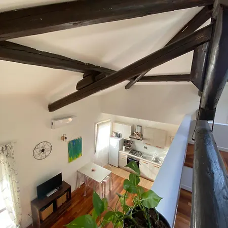 Lejlighed La Casa Di Giulia, Spazioso Loft Su Due Livelli A 10 Minuti Di Macchina Dal Centro