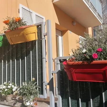 La Casa Di Giulia, Spazioso Loft Su Due Livelli A 10 Minuti Di Macchina Dal Centro Апартаменты