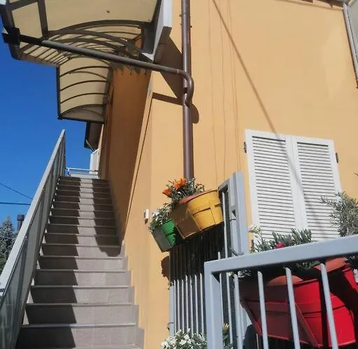 La Casa Di Giulia, Spazioso Loft Su Due Livelli A 10 Minuti Di Macchina Dal Centro Apartmán