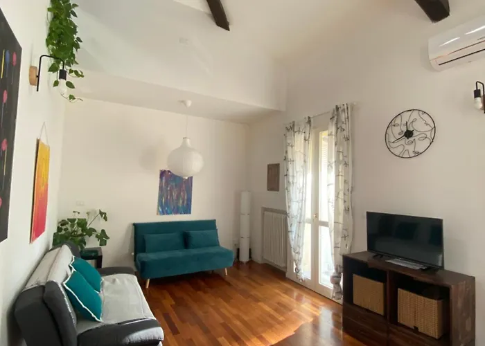 La Casa Di Giulia, Spazioso Loft Su Due Livelli A 10 Minuti Di Macchina Dal Centro Apartmán